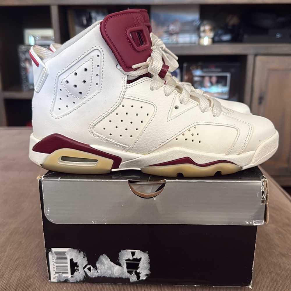 Air Jordan 6 Retro 'Maroon' Sneakers GS Size 4Y; Like New with box